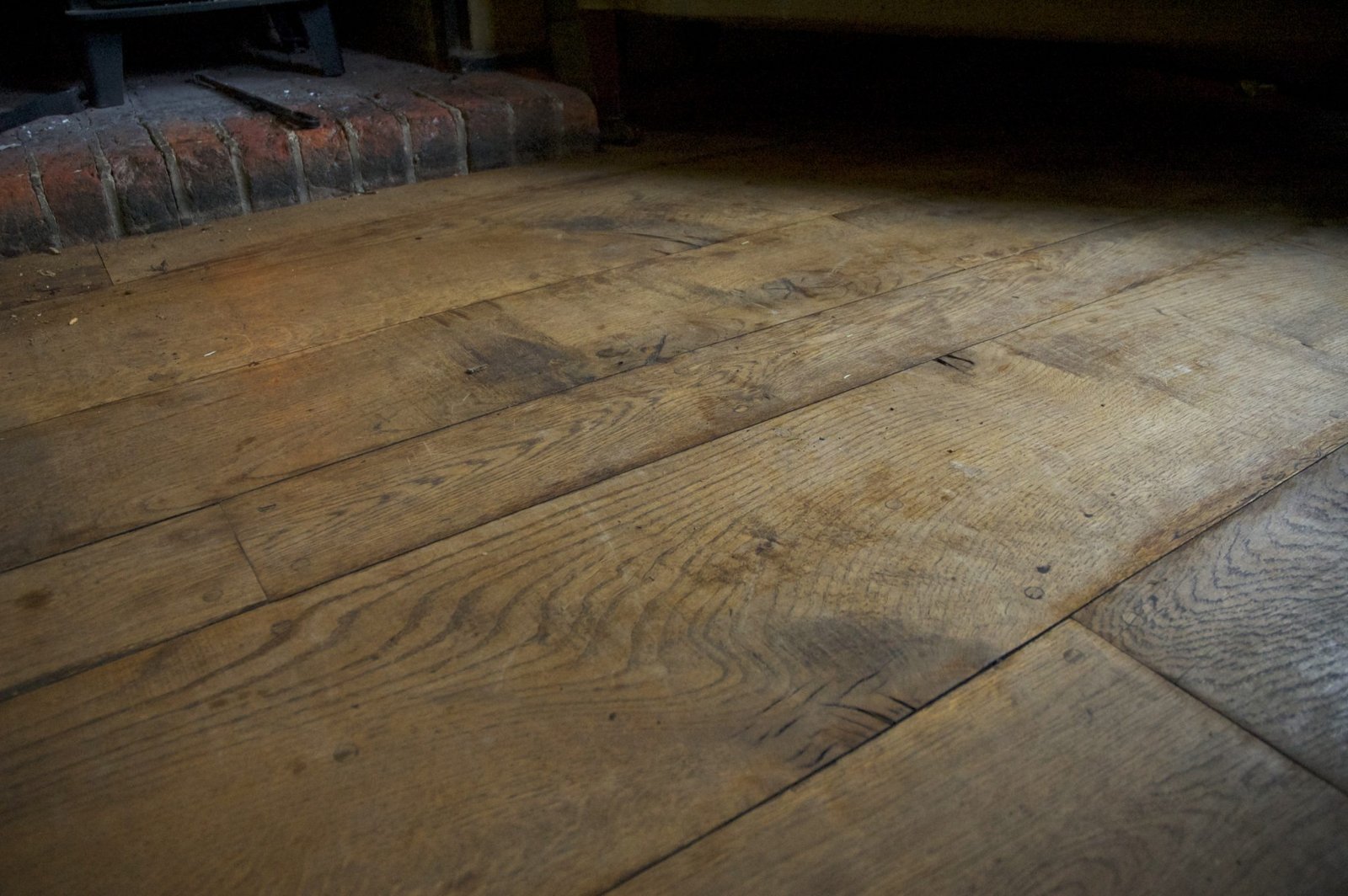 English-Oak-HG5714-2048x1362
